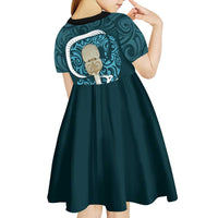 Turquoise New Zealand Eel Kid Short Sleeve Dress Aotearoa Maori Tuna With Kotiate Weapon LT14 - Polynesian Pride