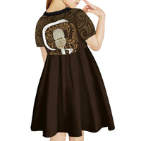 Gold New Zealand Eel Kid Short Sleeve Dress Aotearoa Maori Tuna With Kotiate Weapon LT14 - Polynesian Pride