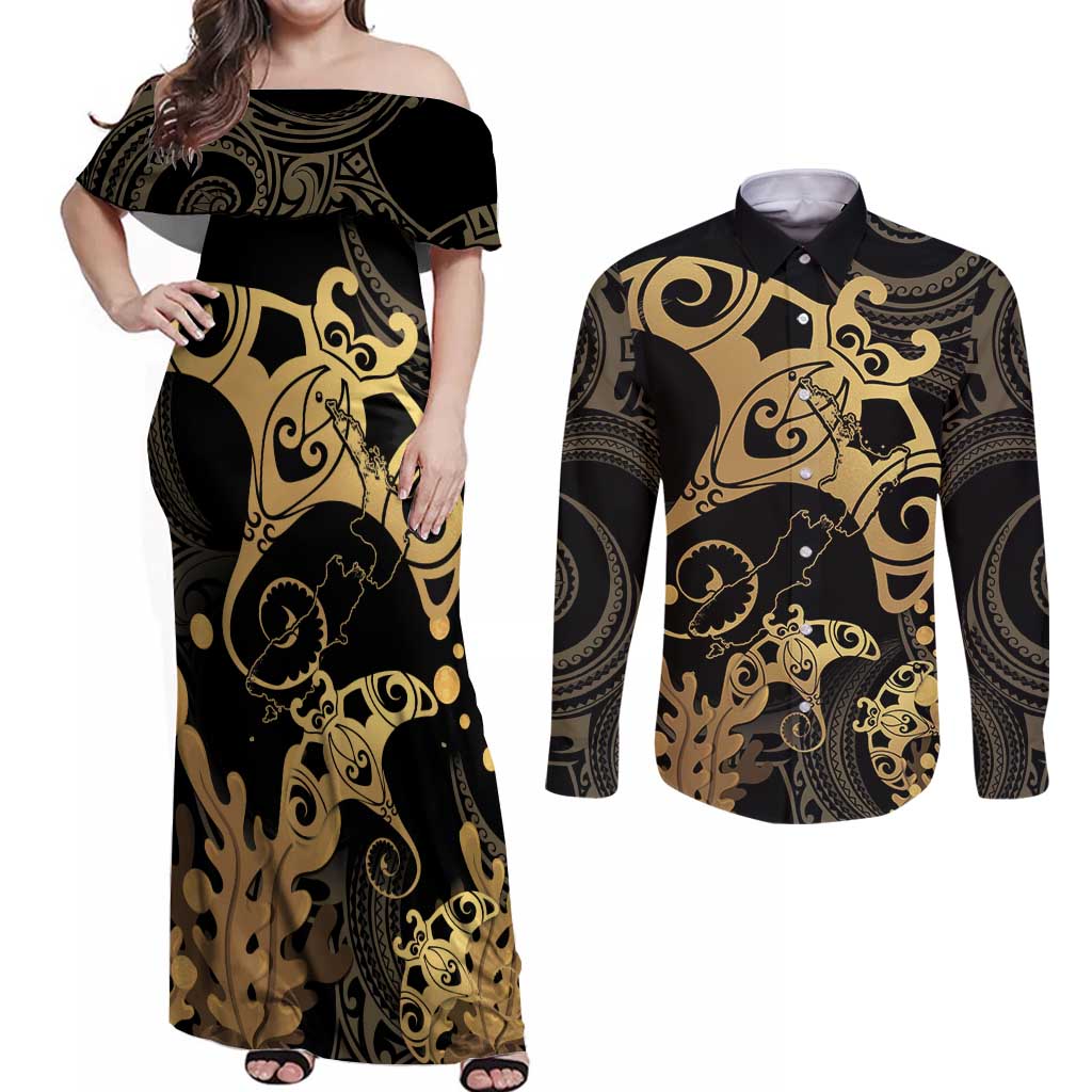 Black And Gold Aotearoa Whai Couples Matching Off Shoulder Maxi Dress and Long Sleeve Button Shirt NZ Stingrays Maori Curves Style LT14 Gold - Polynesian Pride