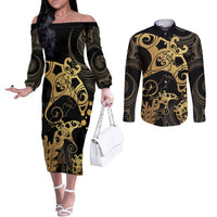 Black And Gold Aotearoa Whai Couples Matching Off The Shoulder Long Sleeve Dress and Long Sleeve Button Shirt NZ Stingrays Maori Curves Style LT14 Gold - Polynesian Pride