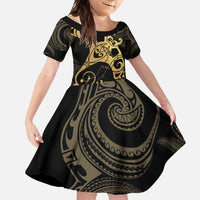Black And Gold Aotearoa Whai Family Matching Off Shoulder Maxi Dress and Hawaiian Shirt NZ Stingrays Maori Curves Style LT14 Daughter's Dress Gold - Polynesian Pride