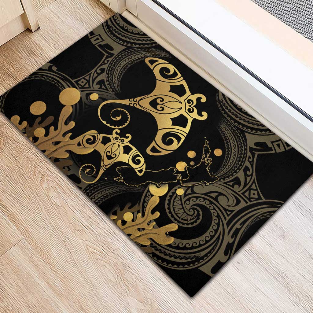 Black And Gold Aotearoa Whai Rubber Doormat NZ Stingrays Maori Curves Style