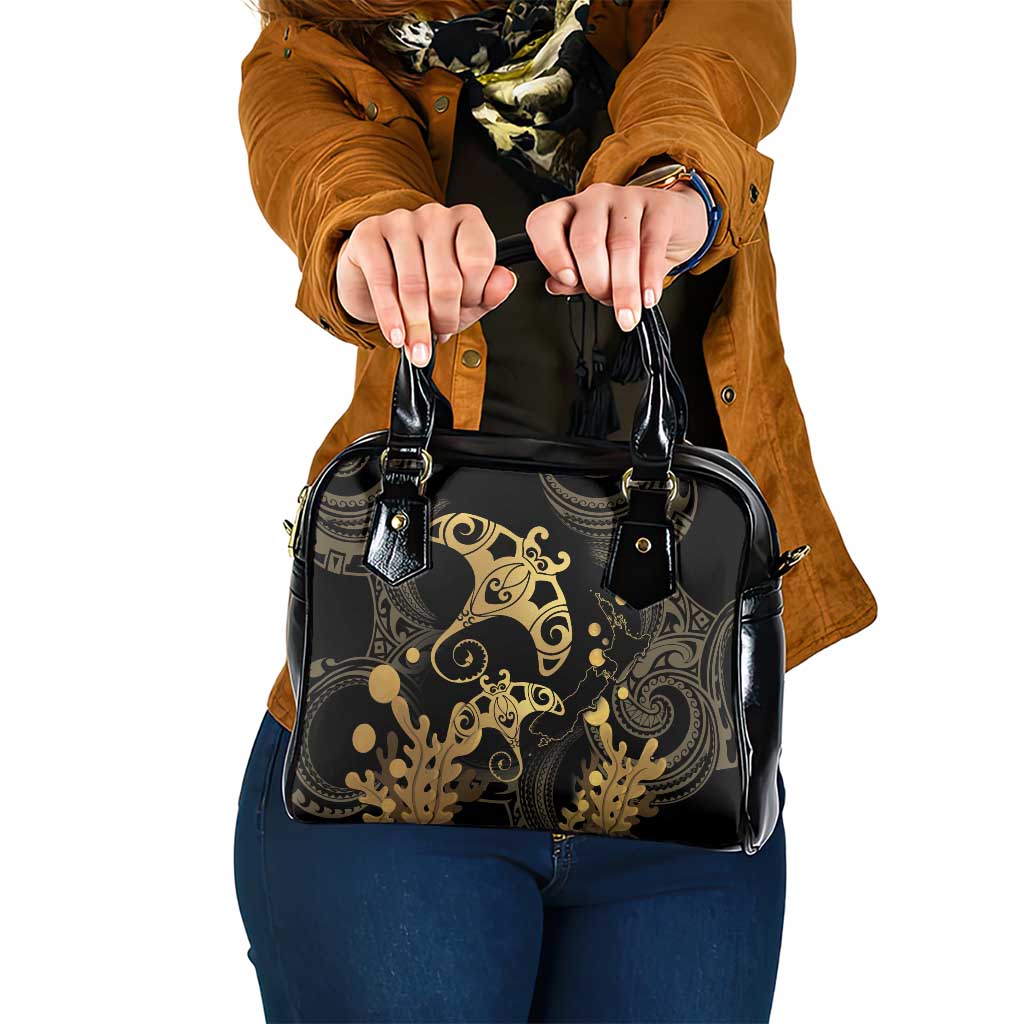 Black And Gold Aotearoa Whai Shoulder Handbag NZ Stingrays Maori Curves Style LT14 One Size Gold - Polynesian Pride