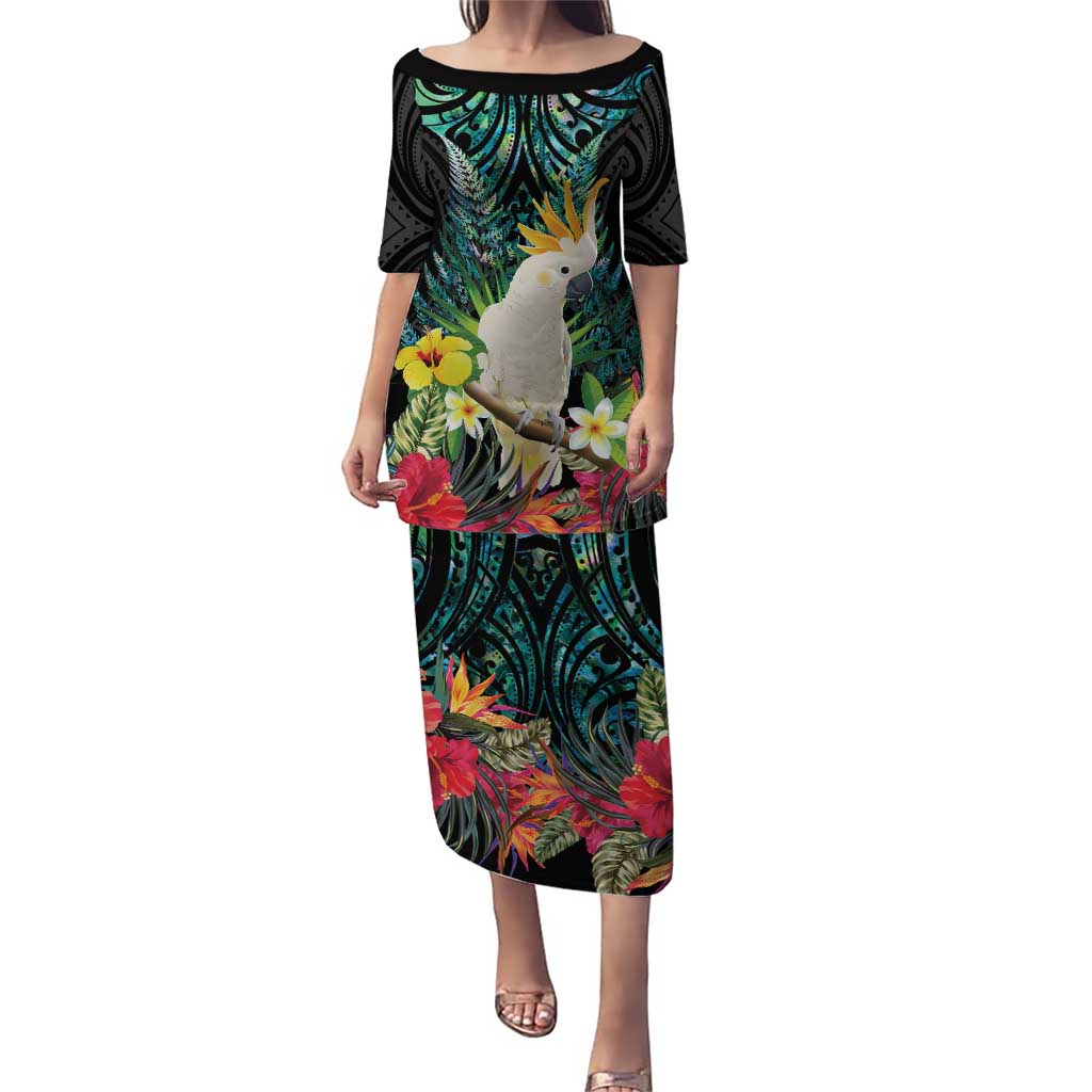Sulphur-crested Cockatoo New Zealand Family Matching Puletasi and Hawaiian Shirt Paua Shell Aotearoa Maori Tropical Flowers LT14 Mom's Dress Black - Polynesian Pride