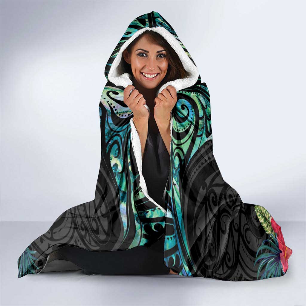 Sulphur-crested Cockatoo New Zealand Hooded Blanket Paua Shell Aotearoa Maori Tropical Flowers LT14 - Polynesian Pride