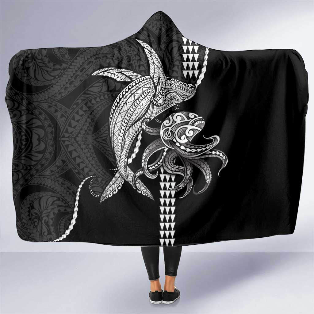 Kanaloa Aloha Hawaii Hooded Blanket Humpback Whale Octopus Tattoo Kakau Pattern LT14 One Size Black - Polynesian Pride