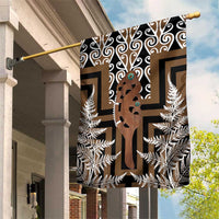 New Zealand Garden Flag Maori Maripi Knife With Poutama Art LT14 House Flag Brown - Polynesian Pride