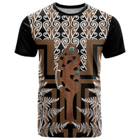 New Zealand T Shirt Maori Maripi Knife With Poutama Art LT14 Brown - Polynesian Pride