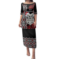 Personalised New Zealand Christmas Family Matching Puletasi and Hawaiian Shirt Meri Kirihimete Maori Wheku - Taniko Art LT14 Mom's Dress Black - Polynesian Pride