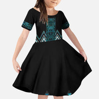 Paua Shell Aotearoa Mangopare Kowhaiwhai and Niho Taniwha Family Matching Puletasi and Hawaiian Shirt Maori New Zealand LT14 Daughter's Dress Turquoise - Polynesian Pride
