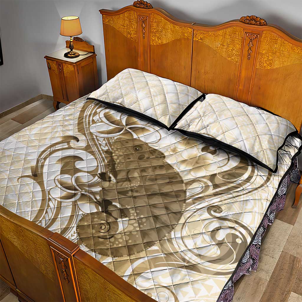 Brown And White Hawaii Chameleon Quilt Bed Set Plumeria Polynesian Tribal Art