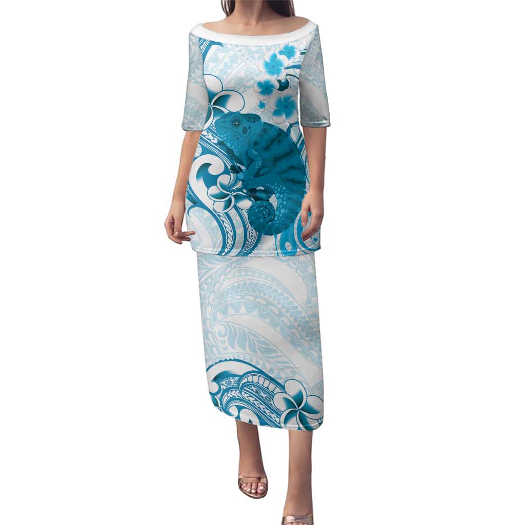 Cyan And White Hawaii Chameleon Family Matching Puletasi and Hawaiian Shirt Plumeria Polynesian Tribal Art LT14 Mom's Dress Cyan - Polynesian Pride