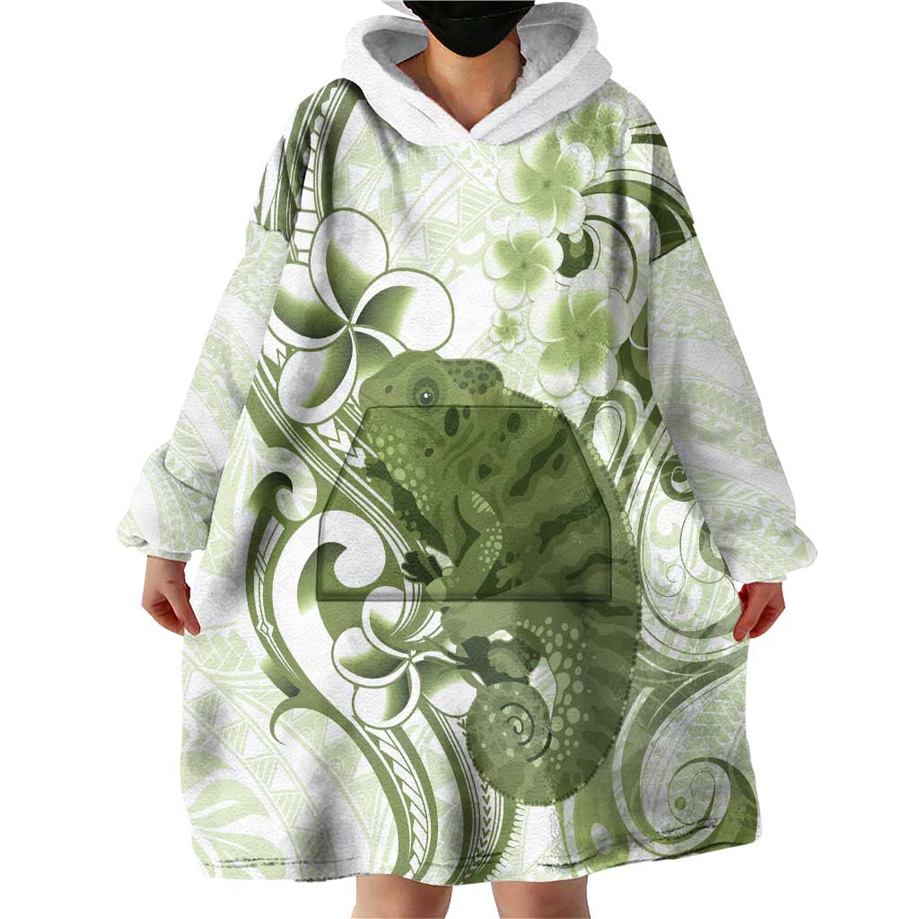 Green And White Hawaii Chameleon Wearable Blanket Hoodie Plumeria Polynesian Tribal Art LT14 - Polynesian Pride