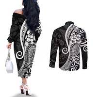 Black Polynesia Paisley Couples Matching Off The Shoulder Long Sleeve Dress and Long Sleeve Button Shirt Polynesian With Tropical Flowers LT14 - Polynesian Pride