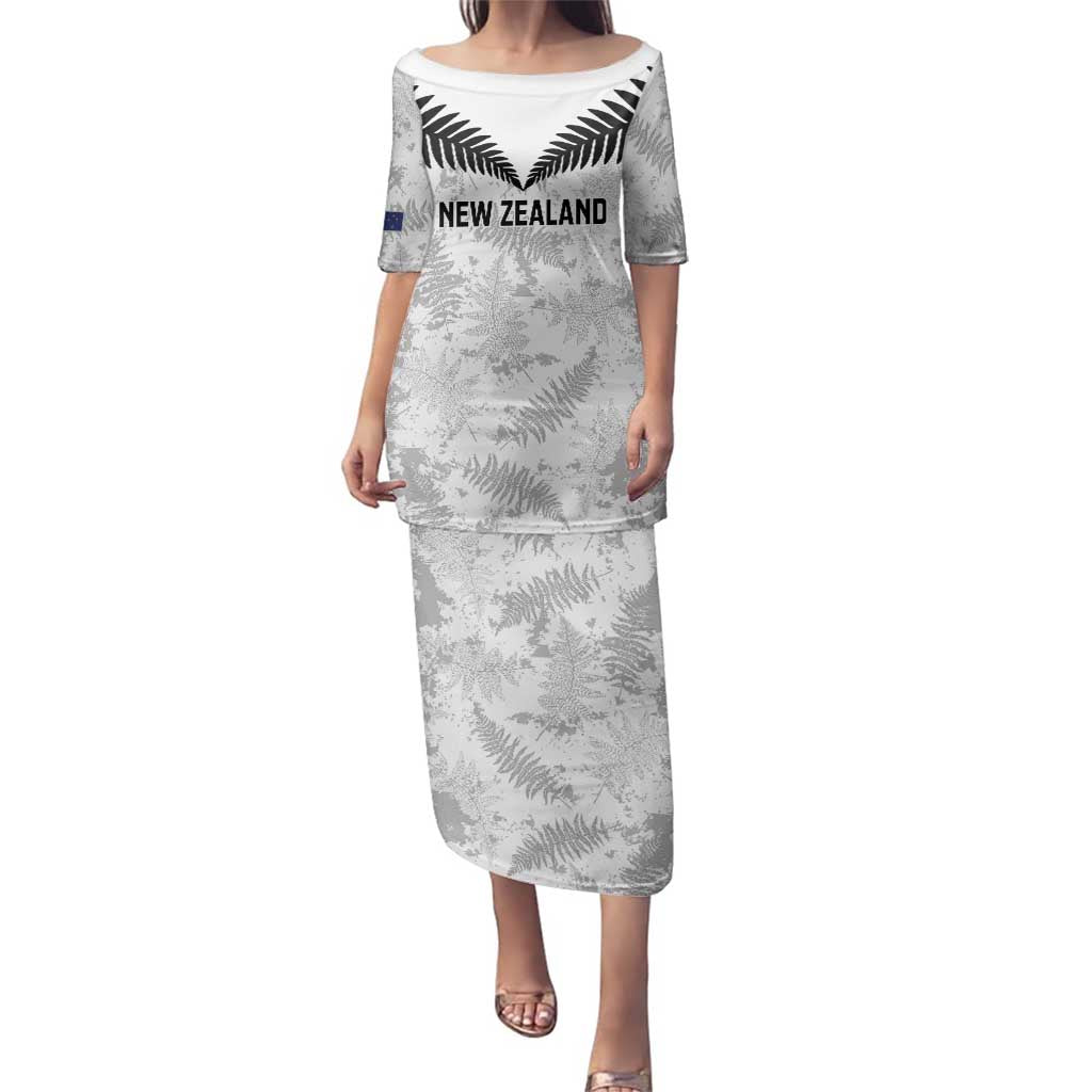 Custom New Zealand Silver Fern Football Family Matching Puletasi and Hawaiian Shirt Go Aotearoa Grunge White LT14 Mom's Dress White - Polynesian Pride