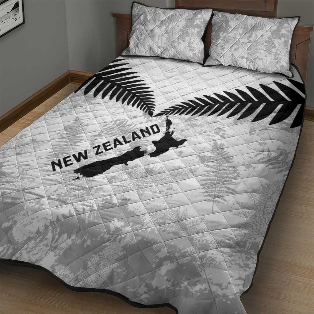 Custom New Zealand Silver Fern Football Quilt Bed Set Go Aotearoa Grunge White LT14 - Polynesian Pride