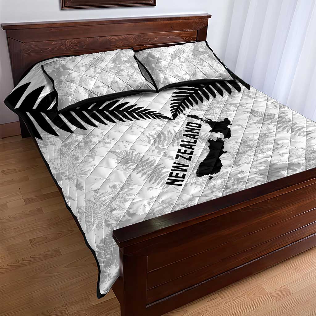 Custom New Zealand Silver Fern Football Quilt Bed Set Go Aotearoa Grunge White LT14 - Polynesian Pride