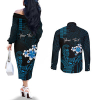 Personalised Hawaii King Kamehameha Day Couples Matching Off The Shoulder Long Sleeve Dress and Long Sleeve Button Shirt Plumeria With Kakau Pattern - Blue LT14 - Polynesian Pride