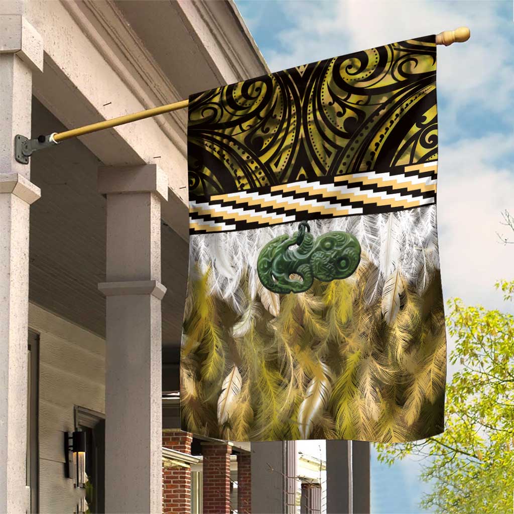 Yellow Traditional Cloak Aotearoa Garden Flag Maori Paua Shell Korowai Pattern LT14 House Flag Yellow - Polynesian Pride