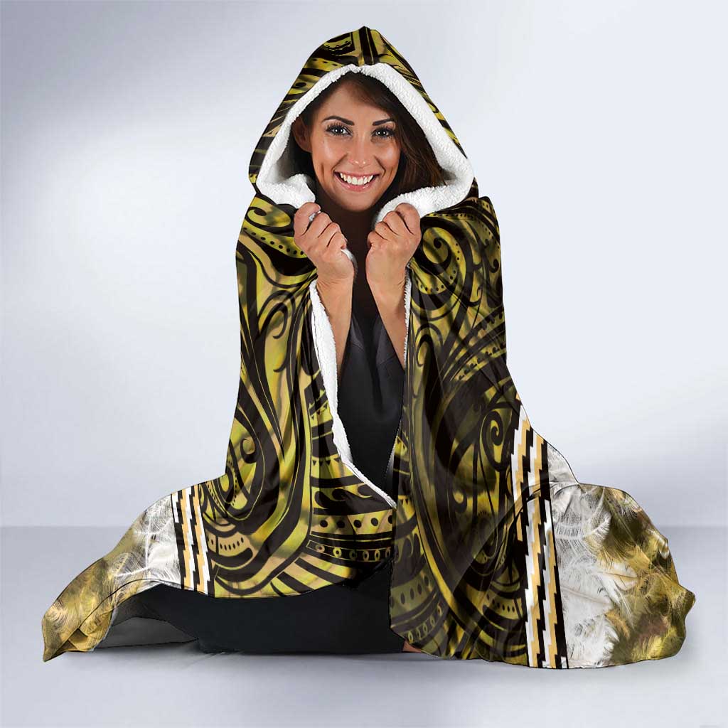 Yellow Traditional Cloak Aotearoa Hooded Blanket Maori Paua Shell Korowai Pattern