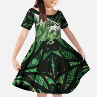 Green Traditional Cloak Aotearoa Family Matching Off Shoulder Maxi Dress and Hawaiian Shirt Maori Paua Shell Korowai Pattern LT14 Daughter's Dress Green - Polynesian Pride