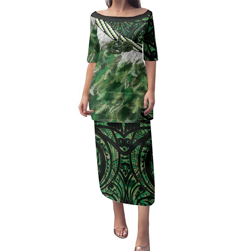 Green Traditional Cloak Aotearoa Family Matching Puletasi and Hawaiian Shirt Maori Paua Shell Korowai Pattern LT14 Mom's Dress Green - Polynesian Pride