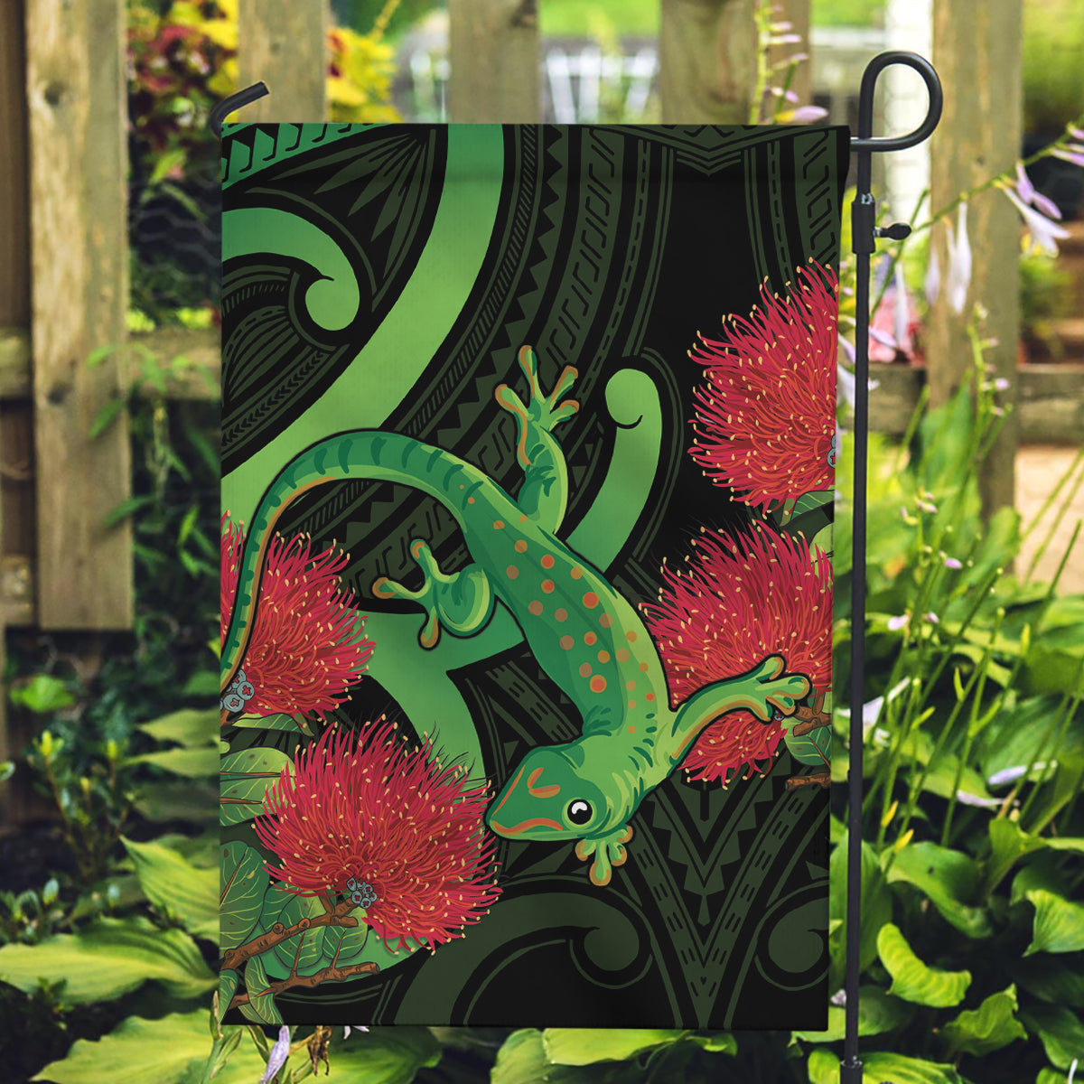 New Zealand Gecko Garden Flag Aotearoa Maori With Pohutukawa Flowers LT14 Garden Flag Black - Polynesian Pride