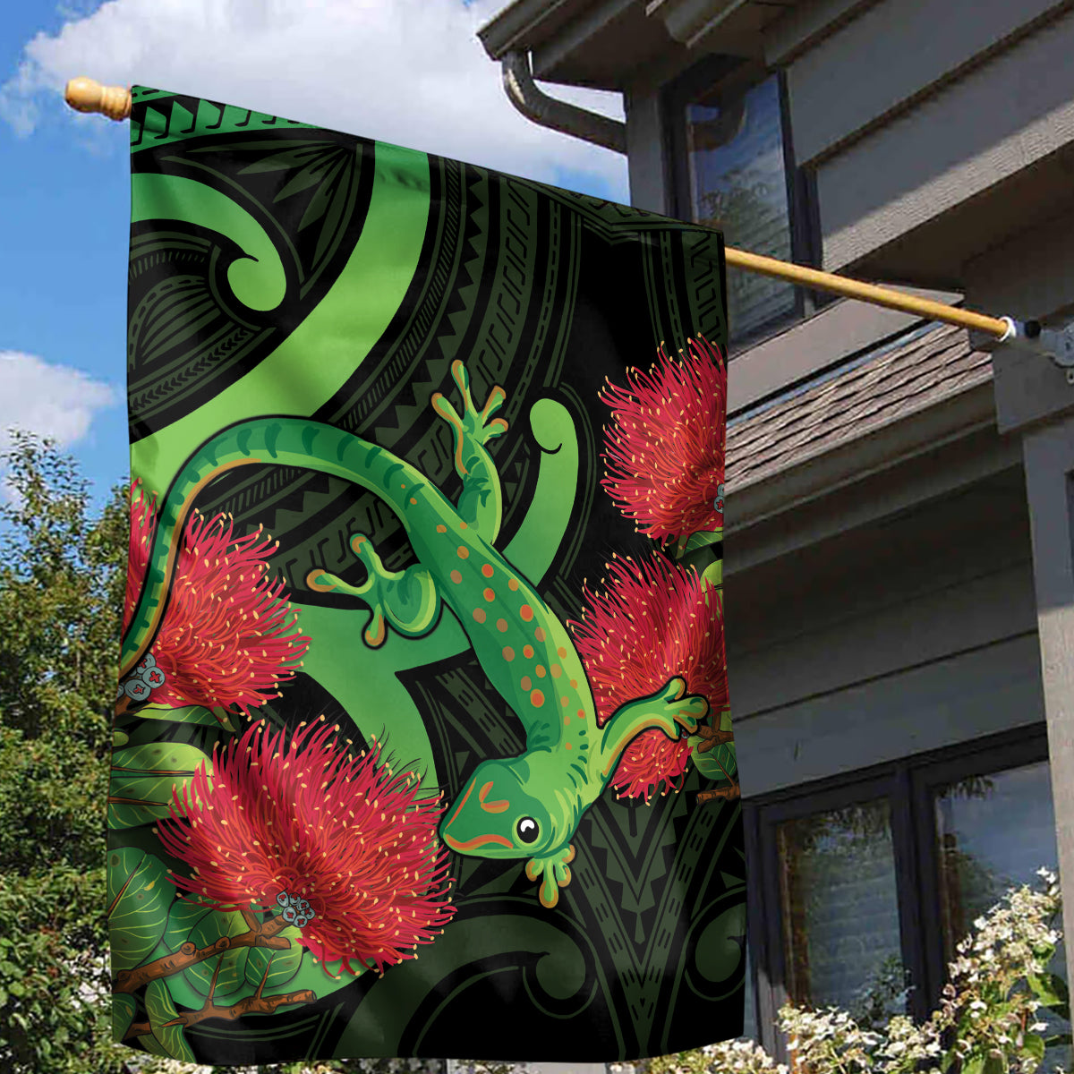 New Zealand Gecko Garden Flag Aotearoa Maori With Pohutukawa Flowers LT14 - Polynesian Pride