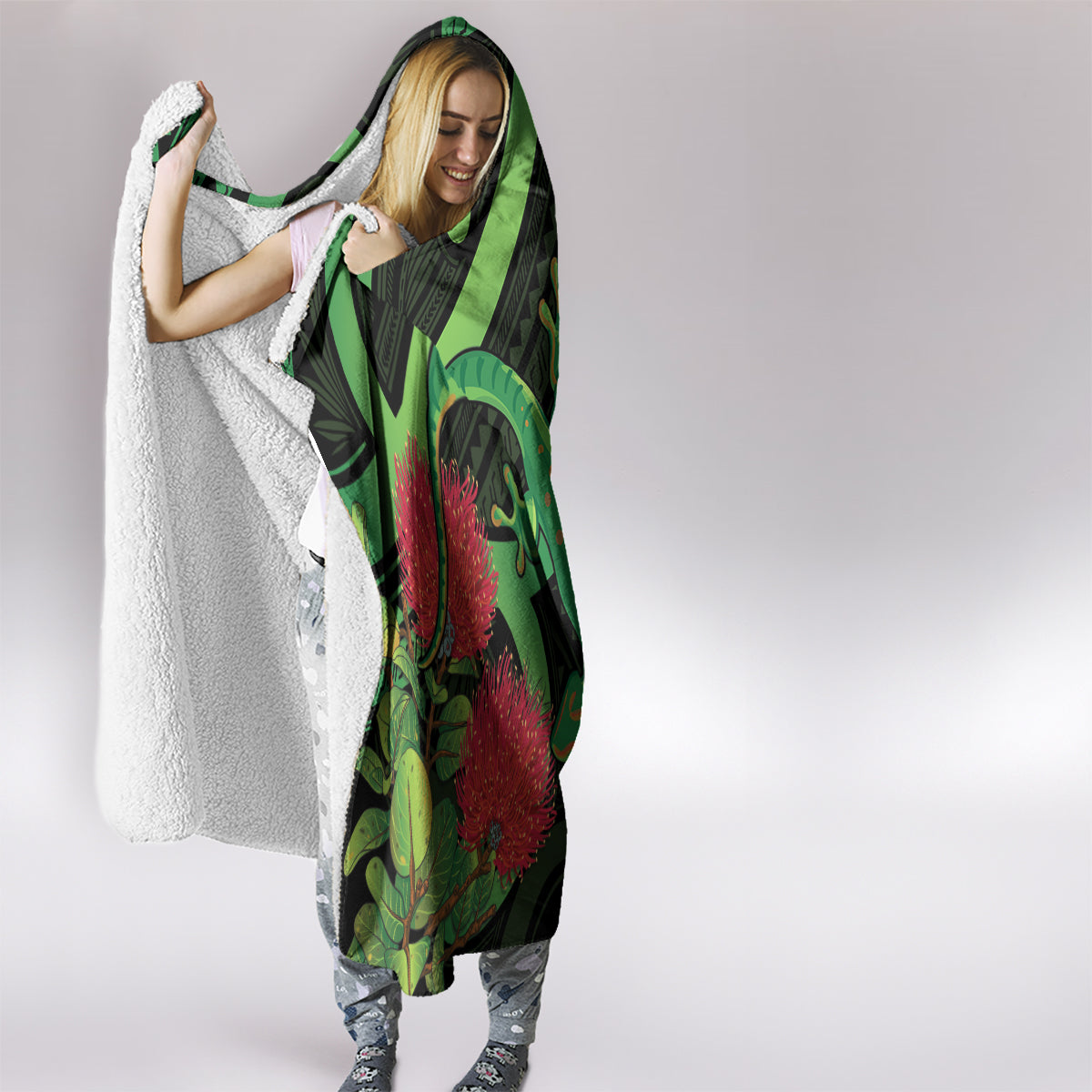 New Zealand Gecko Hooded Blanket Aotearoa Maori With Pohutukawa Flowers LT14 - Polynesian Pride