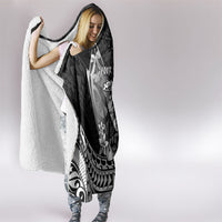 Hawaii Surfing Personalized Hooded Blanket Born To Surf Tiki Hawaiian Pattern LT14 - Polynesian Pride