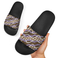 Brown Hawaii Palaka Honohono Pikake Slide Sandals Hawaiian Orchid Lei Polynesian Pattern - Polynesian Pride