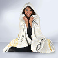 Polynesia White Sunday Hooded Blanket Polynesian Tattoo Plumeria Hibiscus Gold LT14 - Polynesian Pride