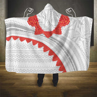 Tonga White Sunday Hooded Blanket Heilala Flowers Tongan Ngatu Pattern LT14 - Polynesian Pride