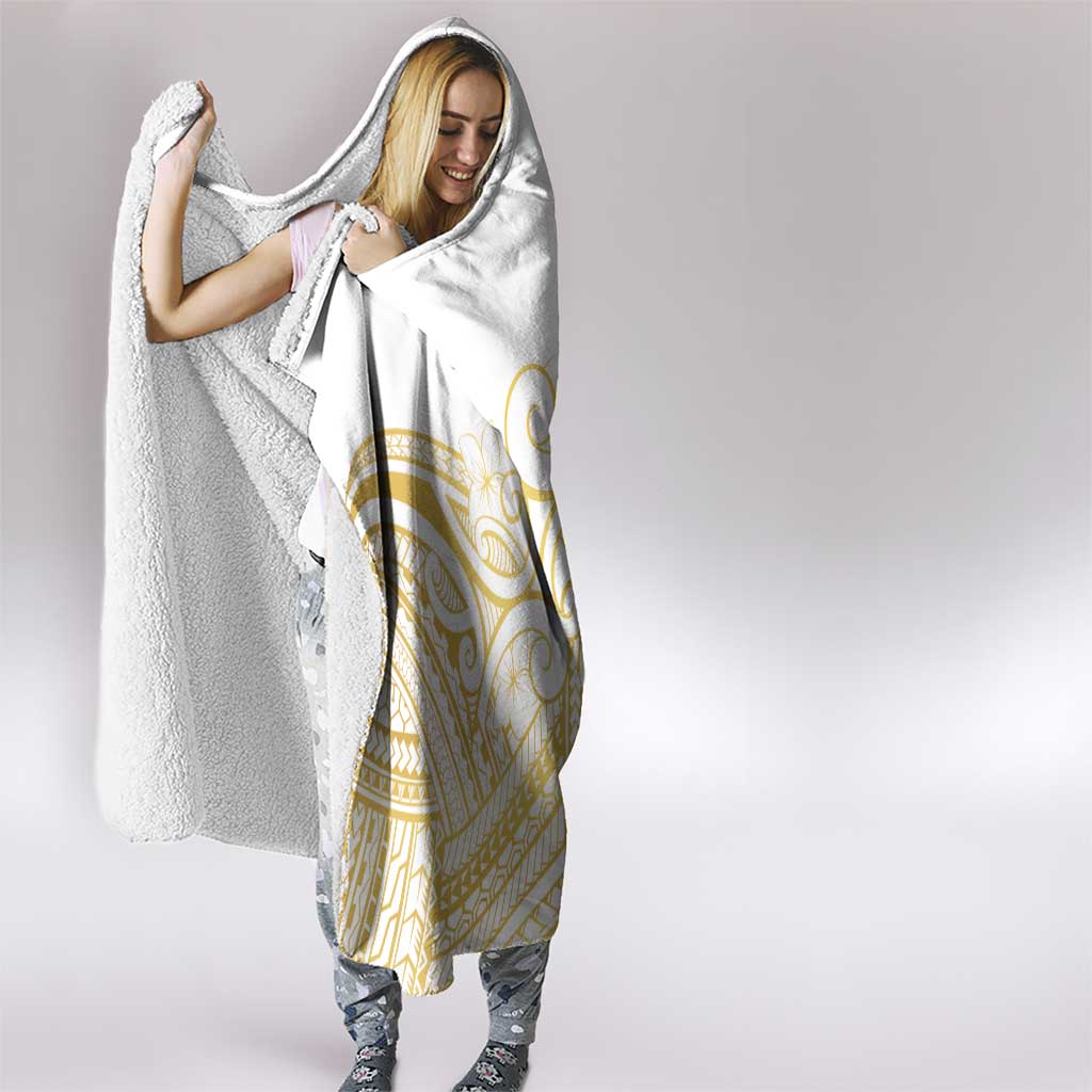 Polynesia White Sunday Hooded Blanket Plumeria Polynesian Tribal Gold Color - Polynesian Pride