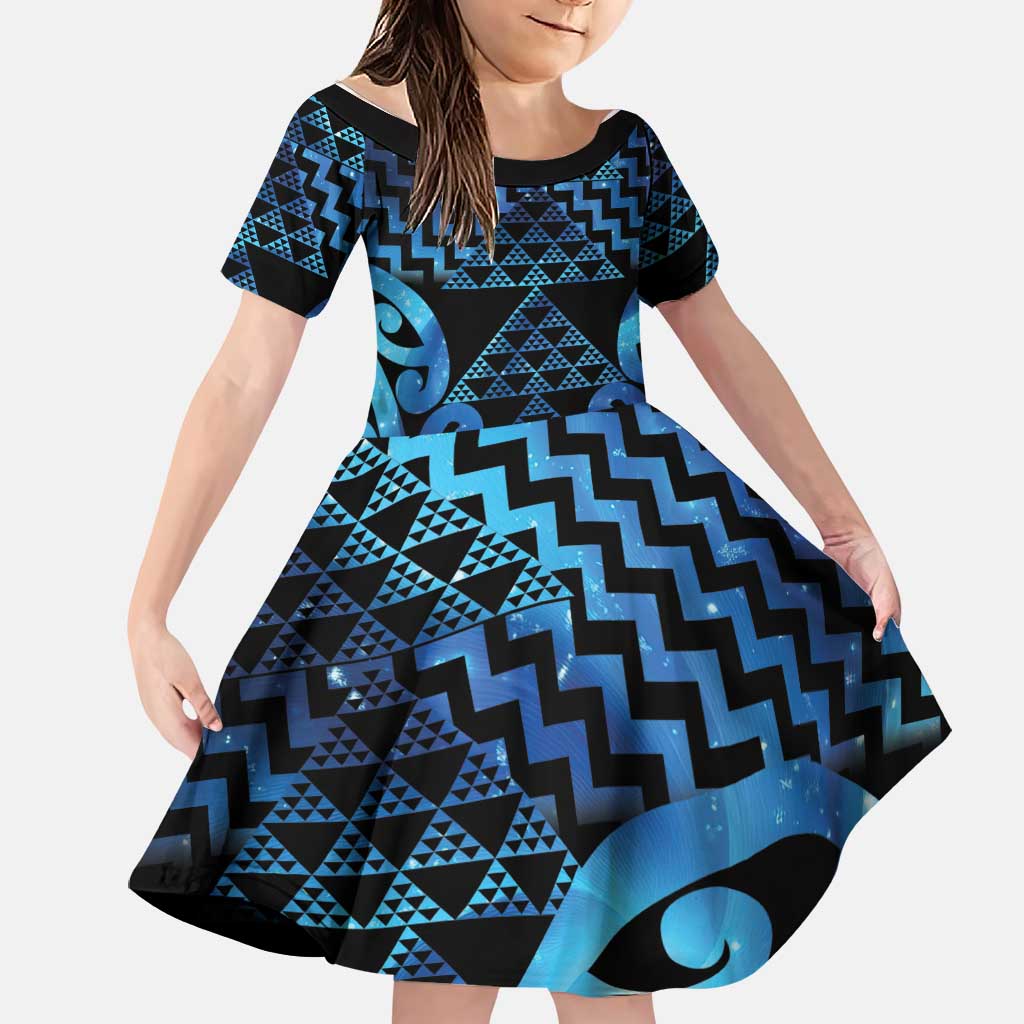 Taniko Motifs Matariki New Zealand Family Matching Short Sleeve Bodycon Dress and Hawaiian Shirt NZ Niho Taniwha Poutama LT14 Daughter's Dress Blue - Polynesian Pride