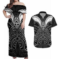 Kia Kaha Te Reo Maori Couples Matching Off Shoulder Maxi Dress and Hawaiian Shirt Aotearoa Hei Tiki With Hongi LT14 Black - Polynesian Pride