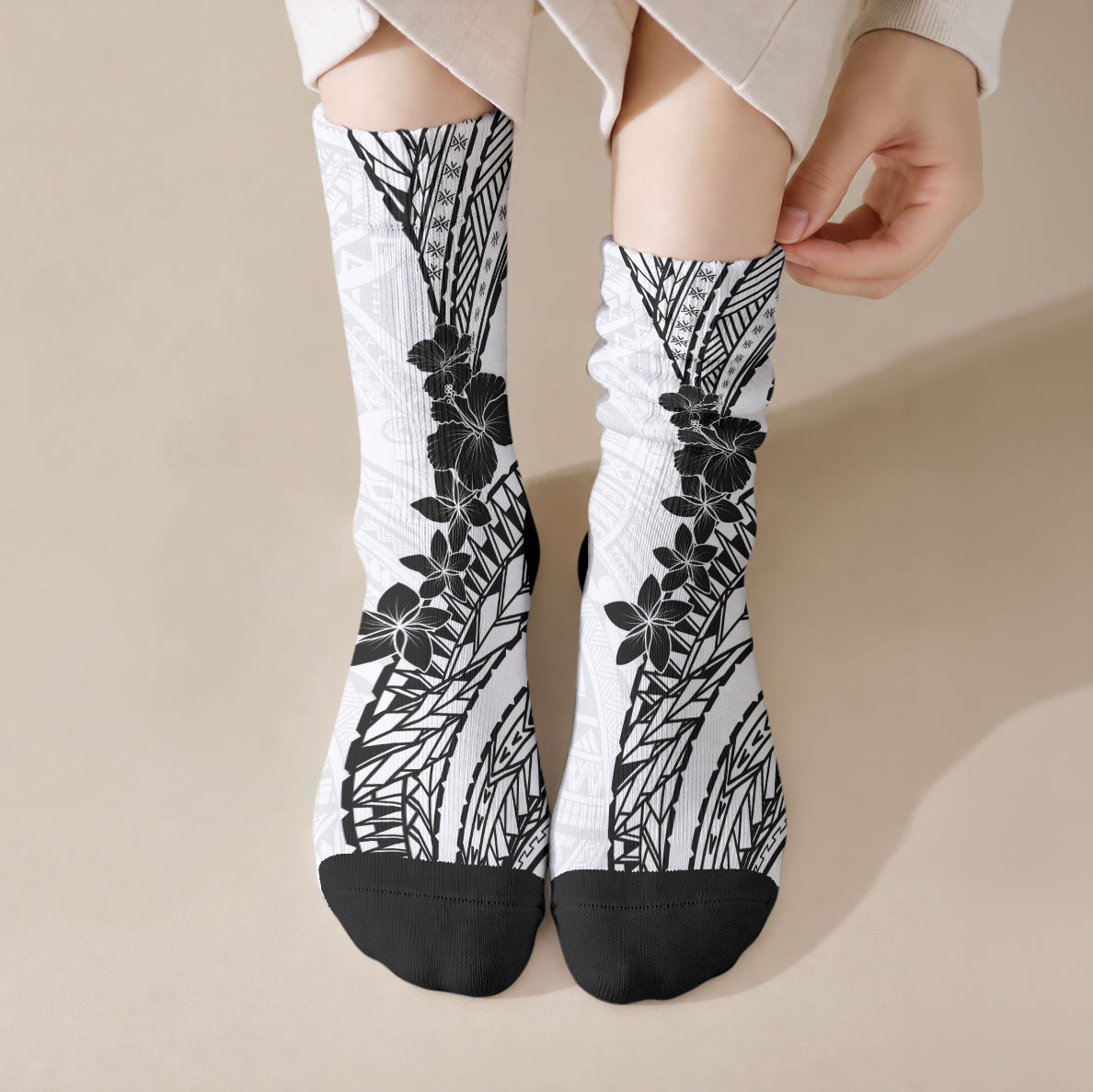 Black White Polynesia Tropical Flowers Crew Socks LT14 Crew Socks White - Polynesian Pride