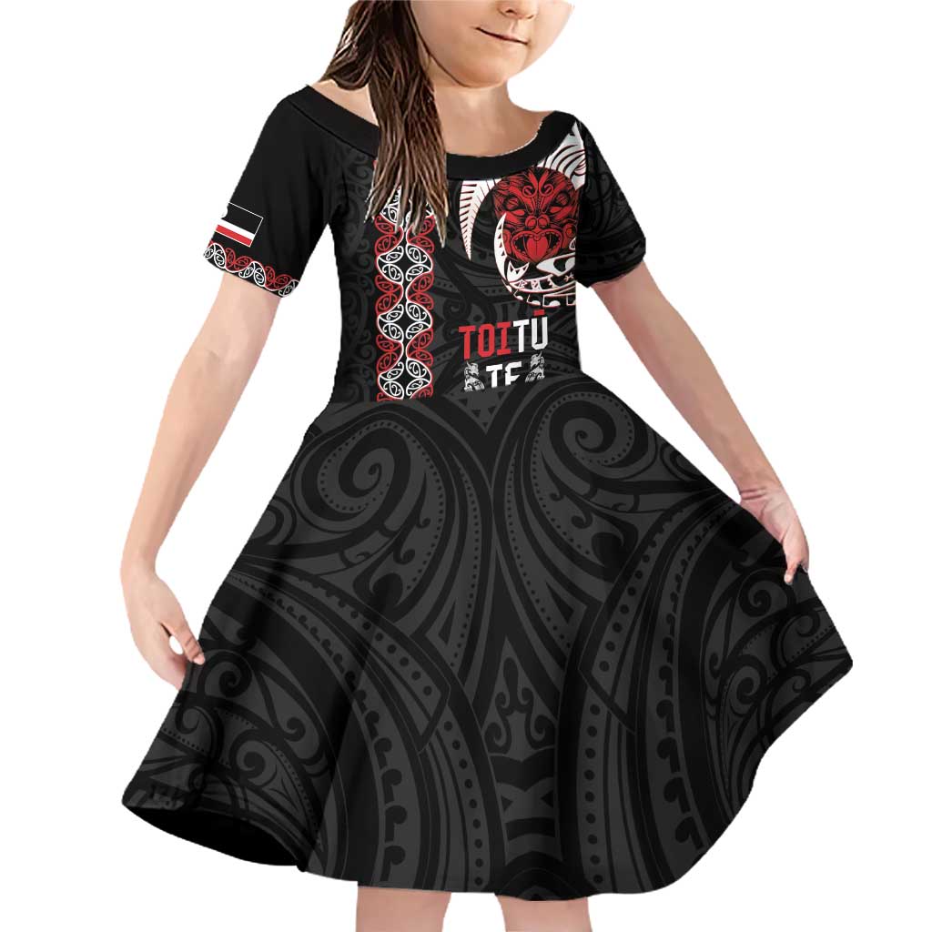 Aotearoa Toitu Te Tiriti Family Matching Off Shoulder Short Dress and Hawaiian Shirt Honour The Treaty Maori Haka LT14 Daughter's Dress Black - Polynesian Pride