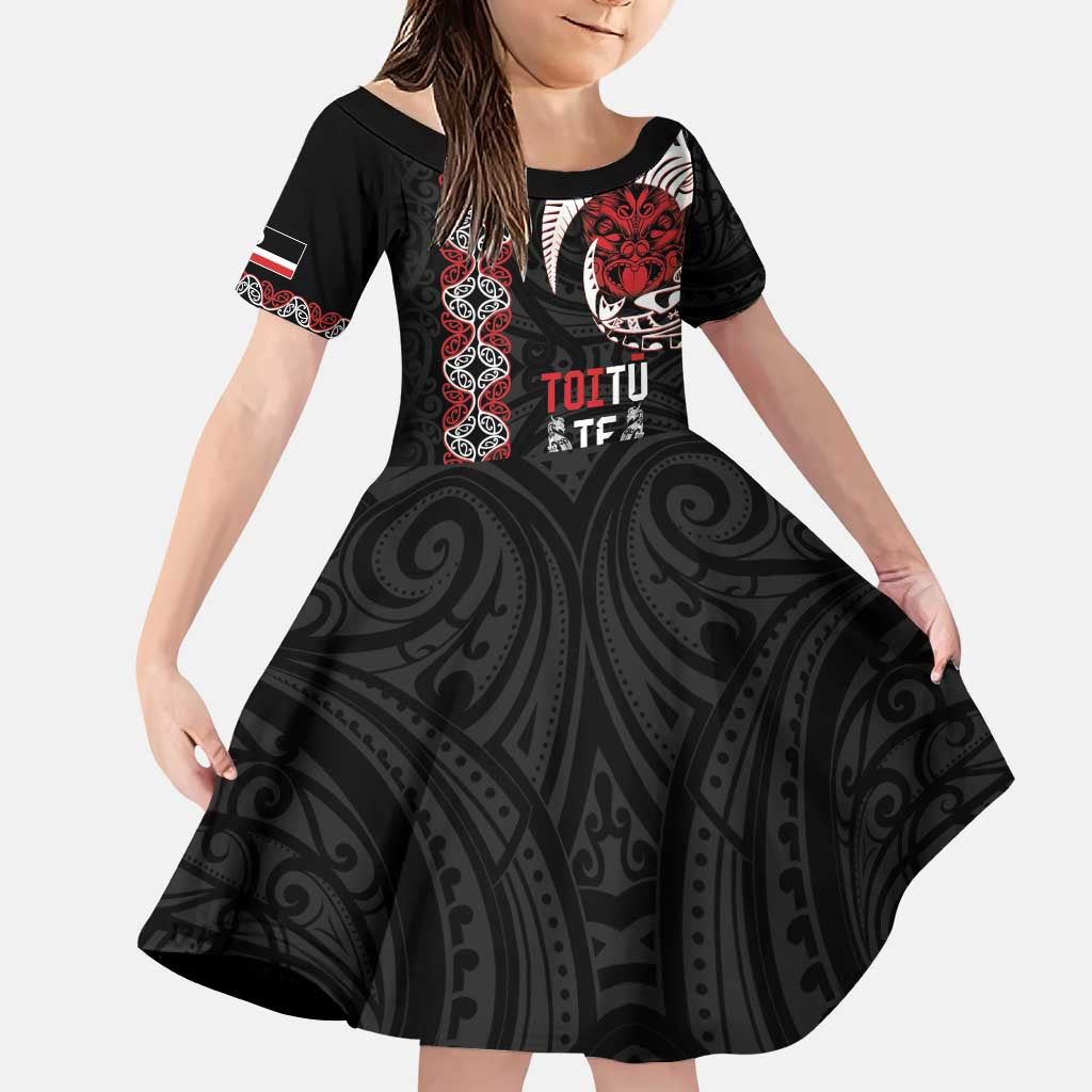 Aotearoa Toitu Te Tiriti Family Matching Puletasi and Hawaiian Shirt Honour The Treaty Maori Haka LT14 Daughter's Dress Black - Polynesian Pride