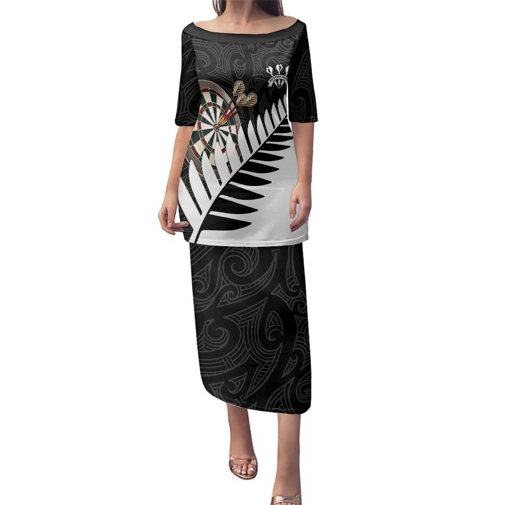 Personalised New Zealand Darts Family Matching Puletasi and Hawaiian Shirt Silver Fern Aotearoa Maori Pattern LT14 Mom's Dress Black - Polynesian Pride