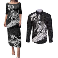 Personalised New Zealand Surfing Couples Matching Puletasi and Long Sleeve Button Shirt Aotearoa Maori Tiki Haka LT14 Black - Polynesian Pride