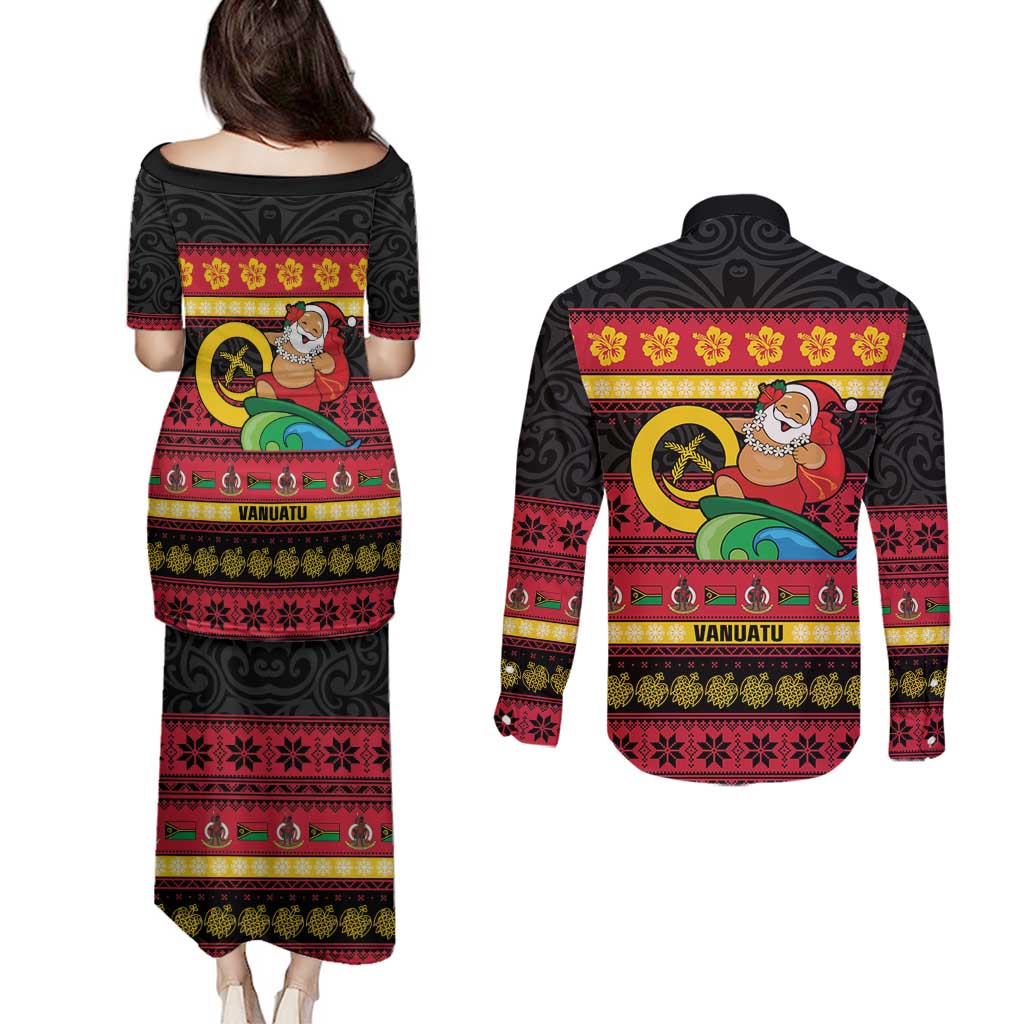 Vanuatu Christmas Couples Matching Puletasi and Long Sleeve Button Shirt Joyeux Noel Surfing Santa With Boar Tusk LT14 - Polynesian Pride
