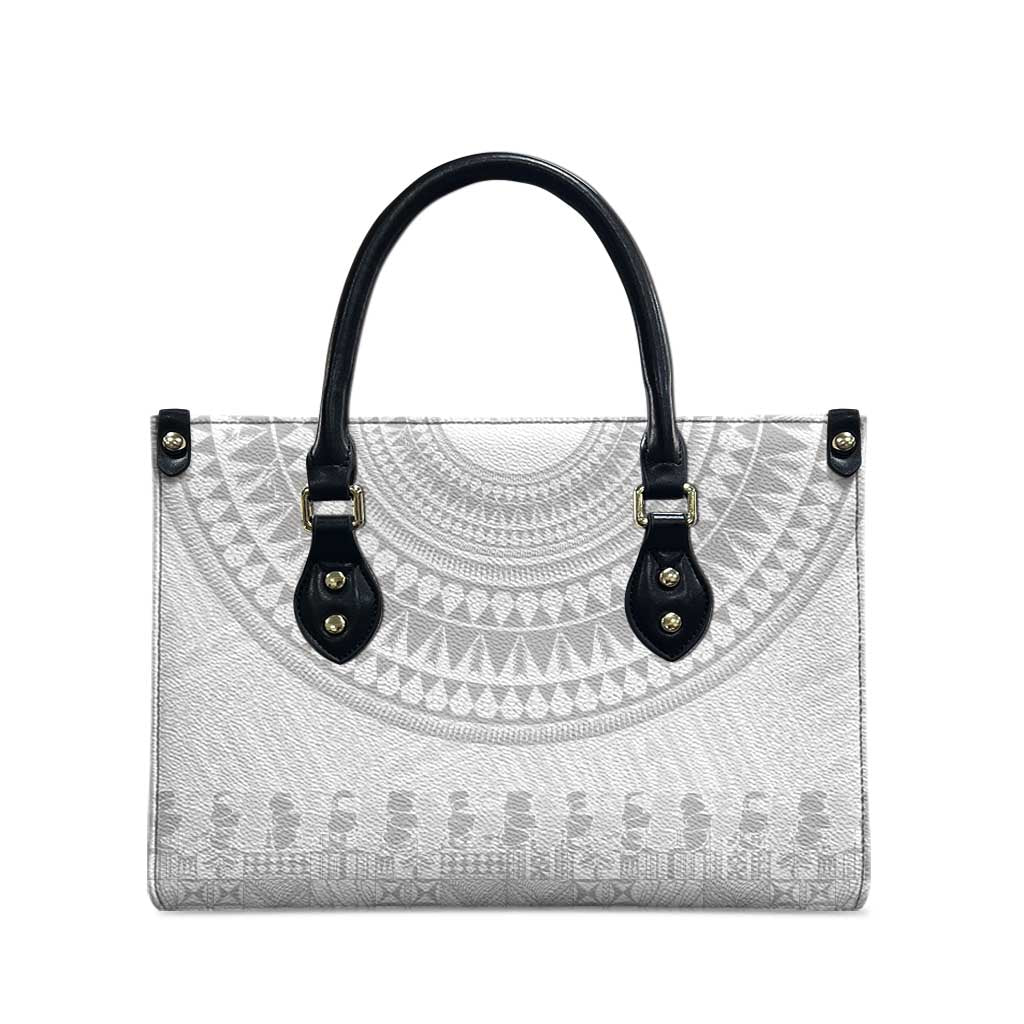 Niue White Sunday Leather Bag Tapu Fanau Ia Puakenikeni Hiapo Pattern - Polynesian Pride