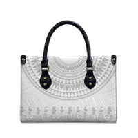 Niue White Sunday Leather Bag Tapu Fanau Ia Puakenikeni Hiapo Pattern - Polynesian Pride