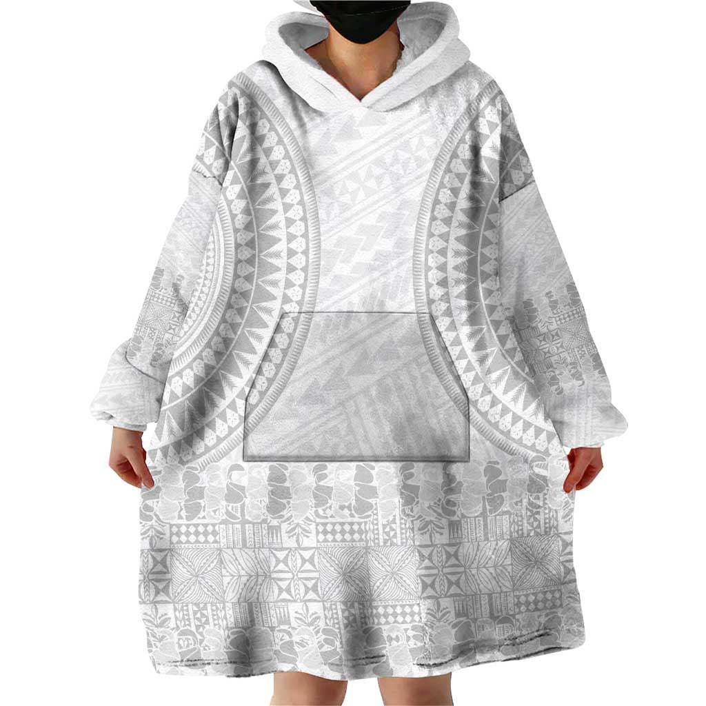 Niue White Sunday Wearable Blanket Hoodie Tapu Fanau Ia Puakenikeni Hiapo Pattern LT14 - Polynesian Pride