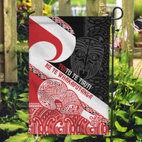 Toitu Te Tiriti Me Te Whakaputanga Garden Flag Maori Wahaika With Haka Face LT14 Garden Flag Red - Polynesian Pride