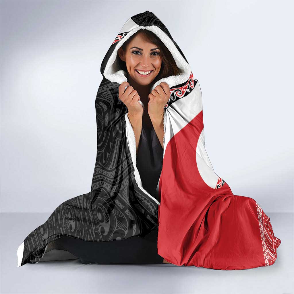 Toitu Te Tiriti Me Te Whakaputanga Hooded Blanket Maori Wahaika With Haka Face LT14 - Polynesian Pride