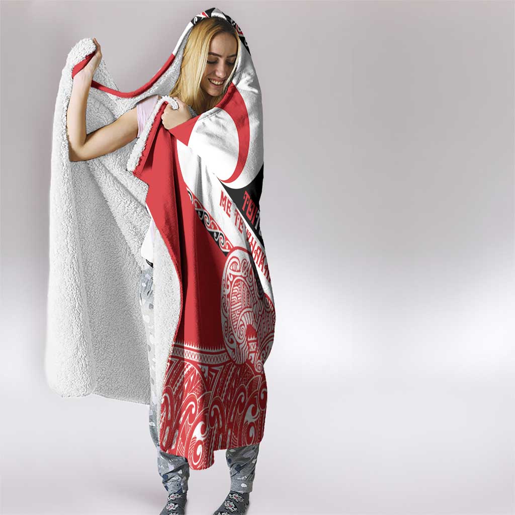 Toitu Te Tiriti Me Te Whakaputanga Hooded Blanket Maori Wahaika With Haka Face LT14 - Polynesian Pride
