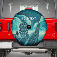 Personalised New Zealand Waitangi Day Spare Tire Cover Hei Tiki With Maori Waka - Whakarare Pattern LT14 - Polynesian Pride