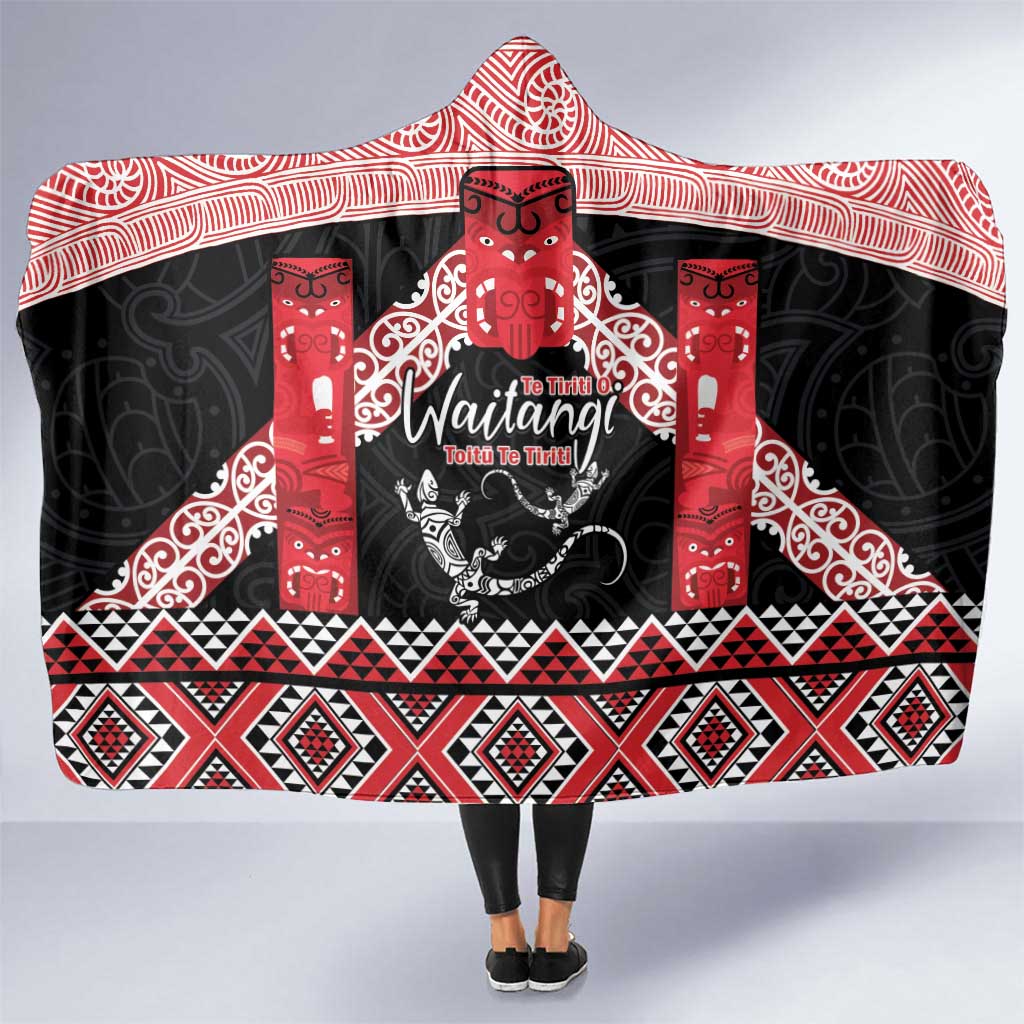 Toitu Te Tiriti O Waitangi Hooded Blanket Maori Wharenui With Taniko Motifs LT14 One Size Red - Polynesian Pride